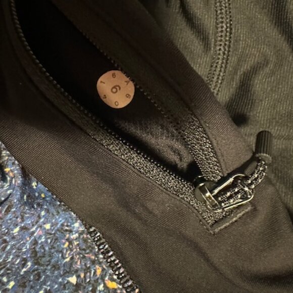 Lululemon Size 6 Speed Shorts - Picture 2 of 3